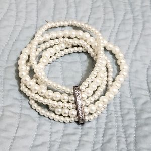 LIKE NEW - Classic Multi-strand Pearl Bracelet